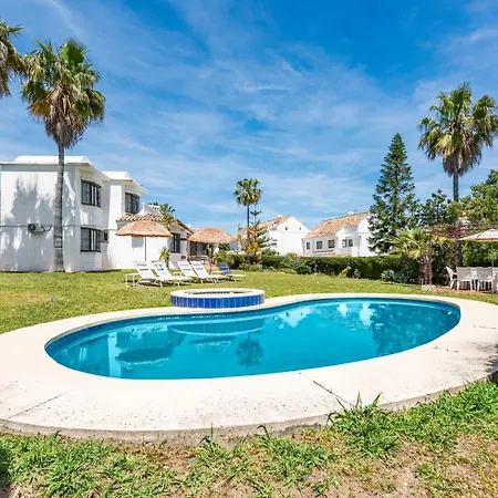Sunlit 3 Bdrm Coastal W Pool And Sea View Apartmán Estepona
