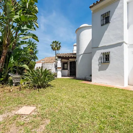 Sunlit 3 Bdrm Coastal W Pool And Sea View * Estepona