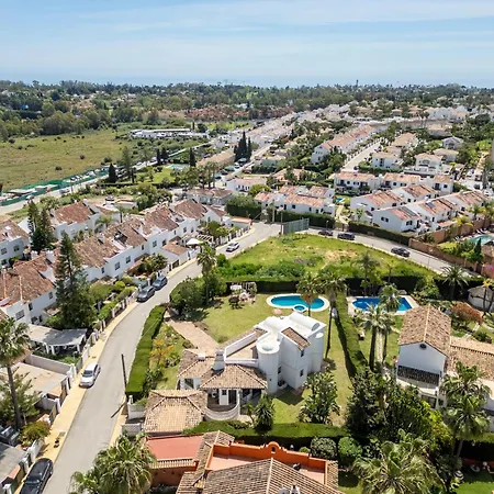 Sunlit 3 Bdrm Coastal W Pool And Sea View * Estepona